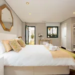 Cathedral Suites-City Center With Terrace